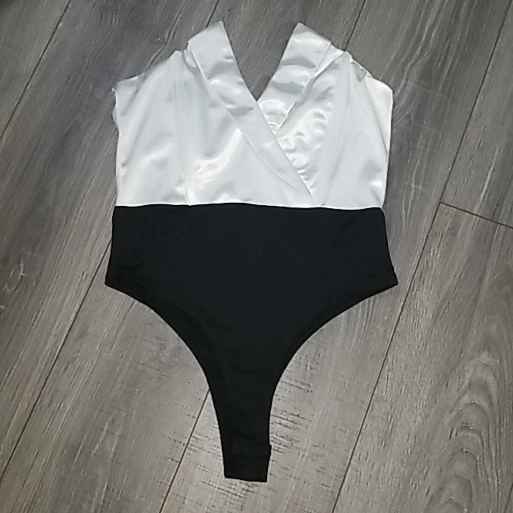 Charlotte Russe Tuxedo Bodysuit Bandeau Top Large